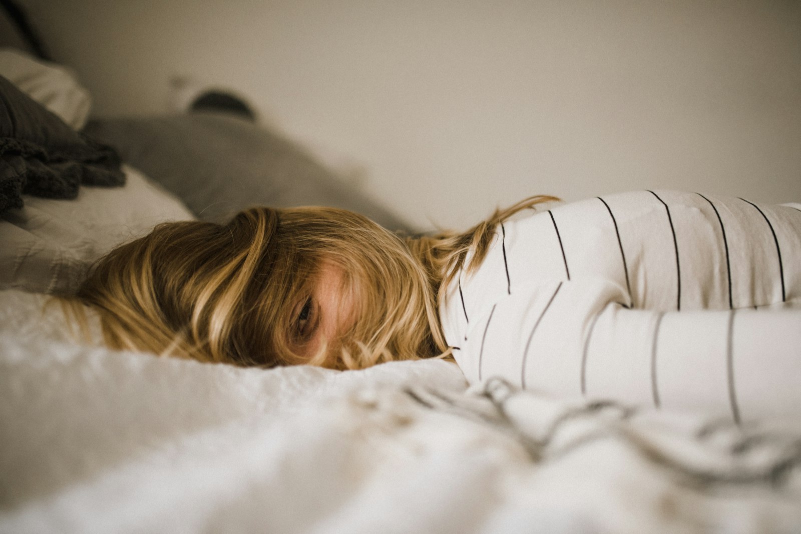 Does Glycine For Sleep Actually Work? What the Science Says